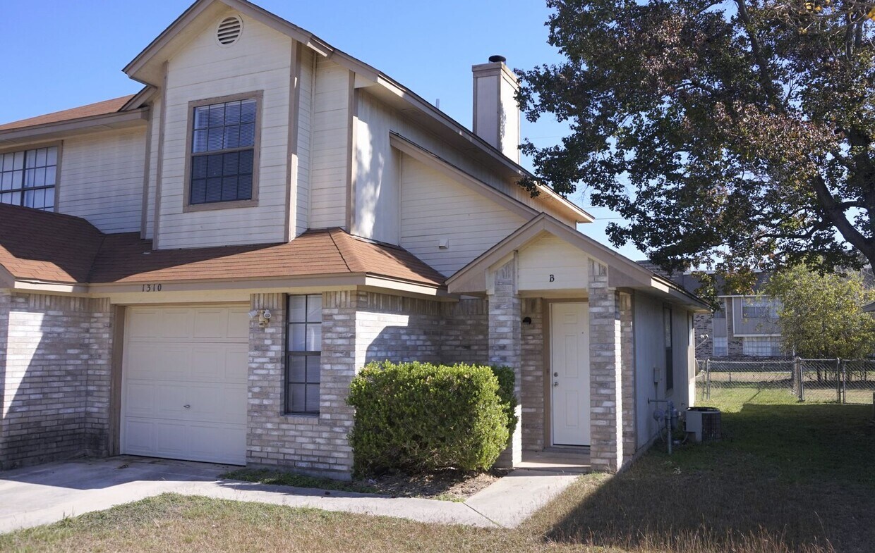 Building Photo - 1310 Opal Rd