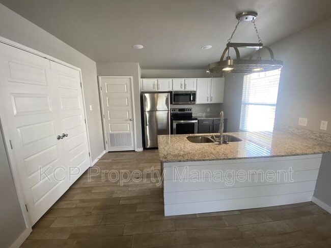 Building Photo - 1811 Osage St