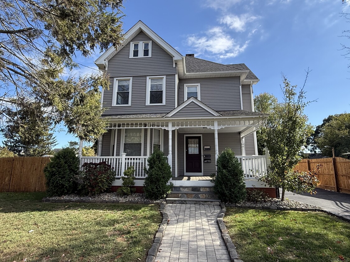 Primary Photo - 128 Spring St