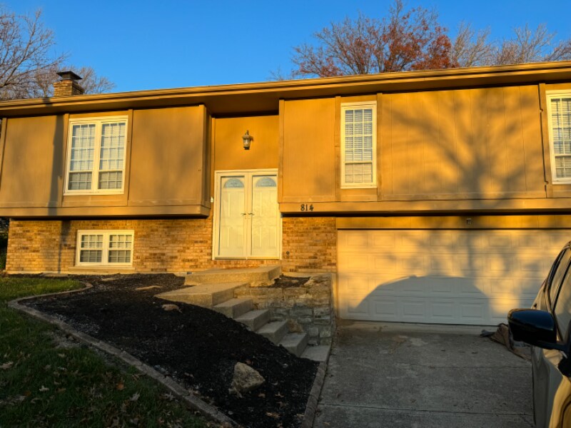 Primary Photo - 814 Eastland Dr
