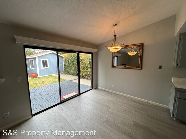 Building Photo - 3 br, 2 bath House - 2592 Betty Way