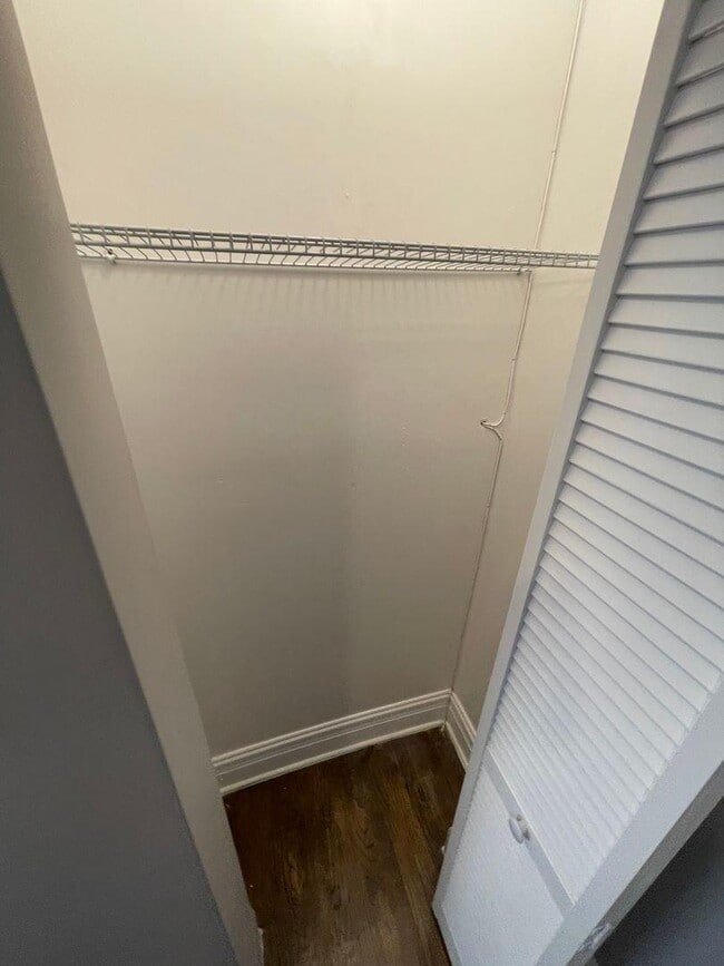 Building Photo - 3 bedroom in Chicago IL 60628