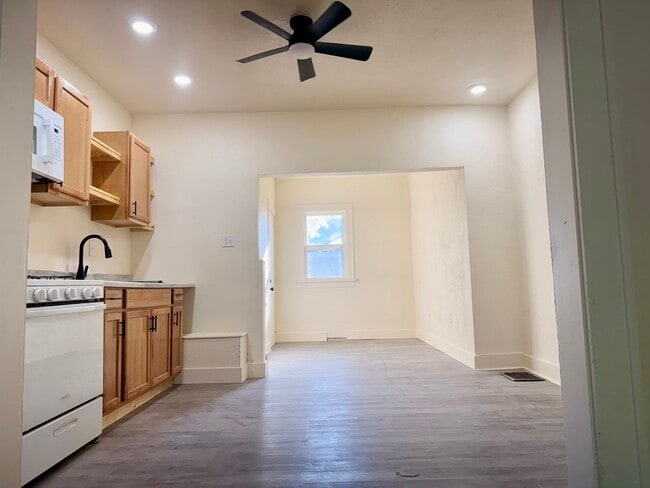 Building Photo - 1504 Philo Rd