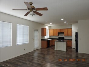 Building Photo - 521 W Dolphin Peak Ct