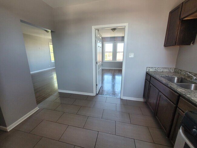 Foto del edificio - 7048 S Chappel Ave
