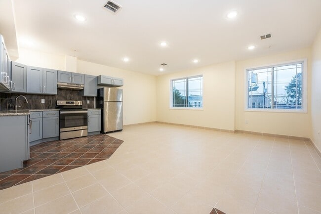 Building Photo - 44 Bergen Blvd
