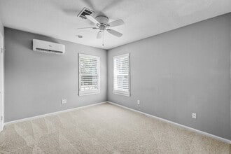 Building Photo - 30 Village Knoll Pl