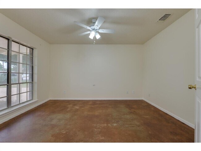 Foto del edificio - 3406 Norwood Hill Rd