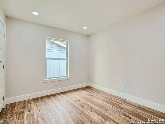 Foto del edificio - 839 Oasis St