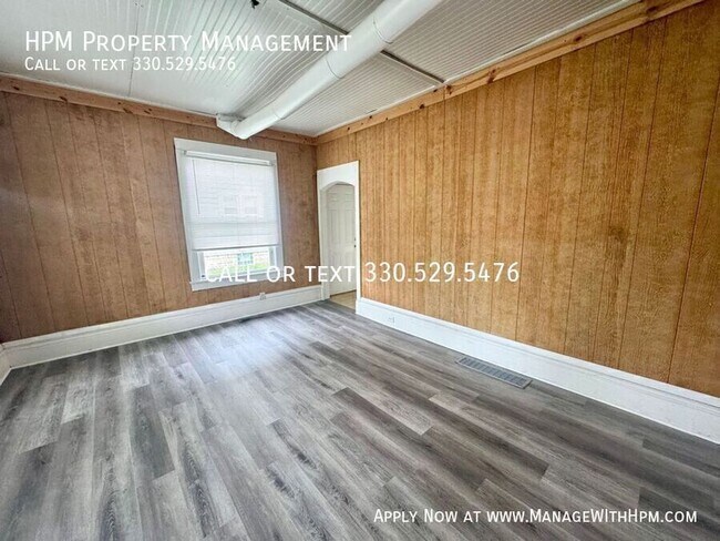 Building Photo - 519 Green Ave SW