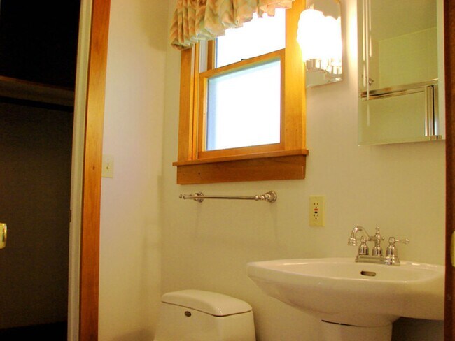 Foto del edificio - Updated Country Home