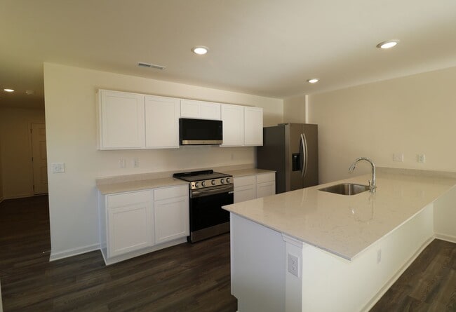 Building Photo - 624 Richard Rd