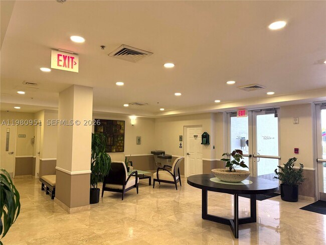 Foto del edificio - 900 SW 8th St