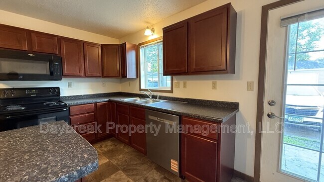 Foto del edificio - 317 16th St S