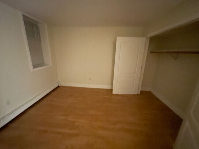 Foto del edificio - 3-bed Brownstone on Comm Ave in Packard's ...