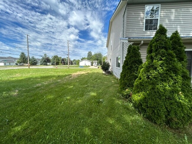 Building Photo - 3115-3117 Surf Ave