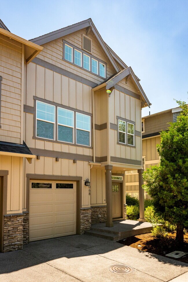 Building Photo - 3BR/2.5BA Townhome in Larkspur — Old Mill, Downtown & Bachelor All Close By