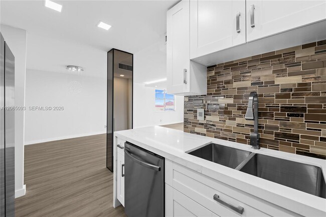 Foto del edificio - 16710 NE 9th Ave