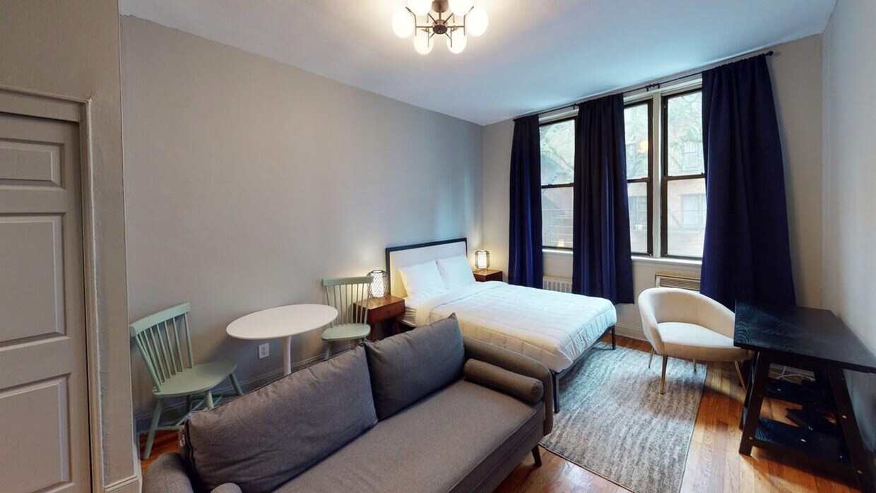 Foto principal - 334 E 90th St