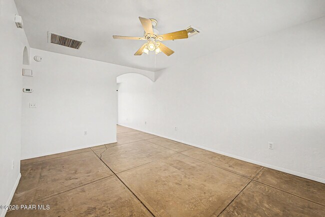 Building Photo - 5636 E 26th St