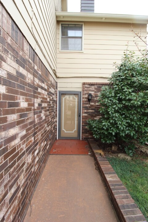 Foto del edificio - 9524 Westgate Rd