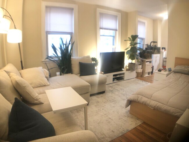 Foto del edificio - 48 Strathmore Rd