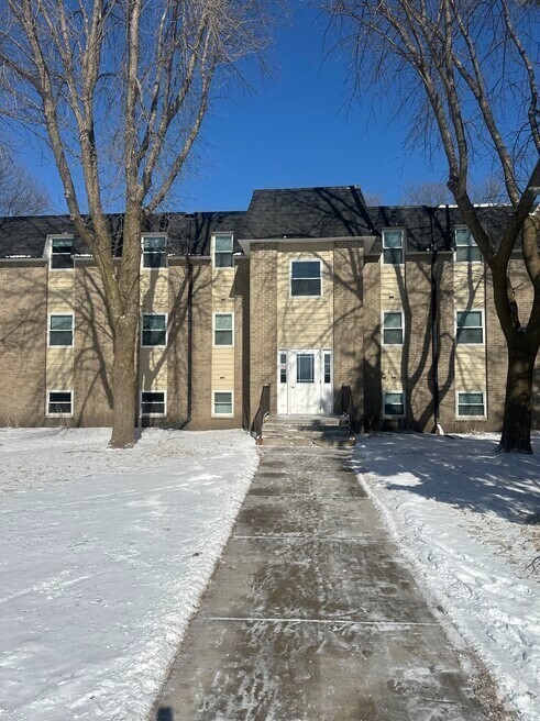 Building Photo - Maple Acres Apartments