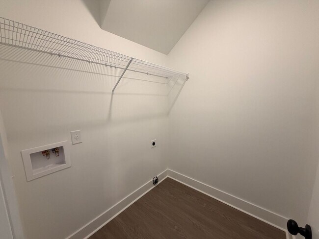 Building Photo - New Build 3 Bed 2.5 Bath Townhome in Shelbyville with a Move in Special