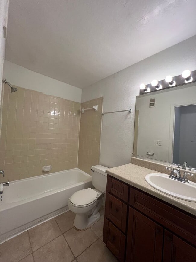 Building Photo - 1 BEDROOM 1 BATHROOM AVAILABLE FOR RENT (M...