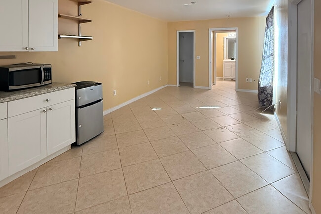 Building Photo - ICW_143 Mango Dr