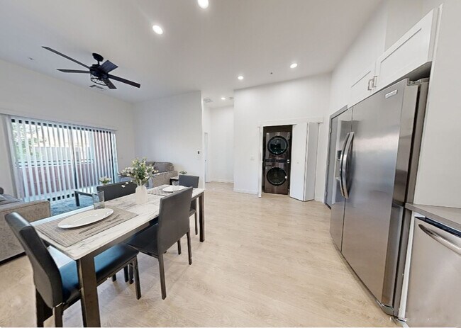 Building Photo - Apache Rock Apartments