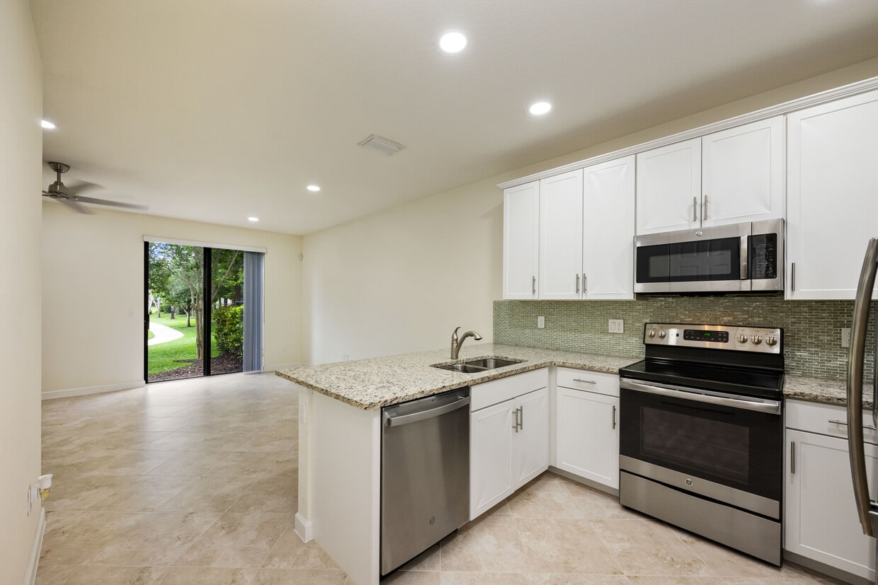 Primary Photo - 6948 Broadland Way