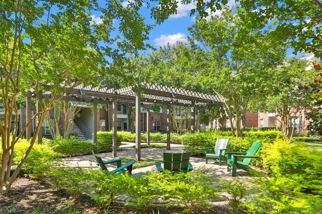 Outdoor Seating Area at Madison on the Meadow Apartments in Stafford, TX 77477 - Madison on the Meadow