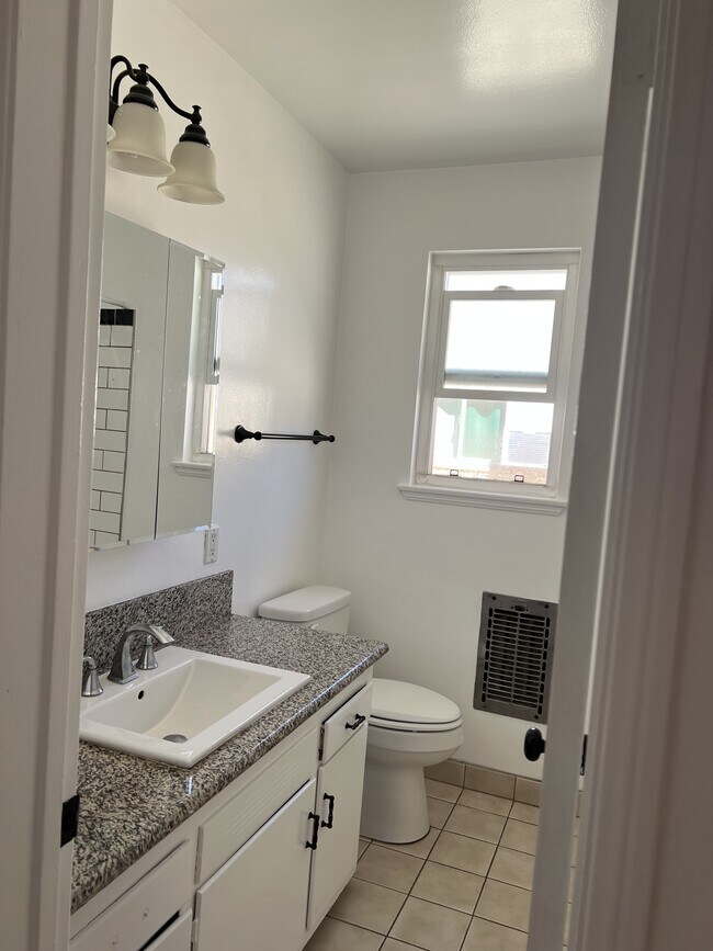 Foto del edificio - 1118 S Sherbourne Dr