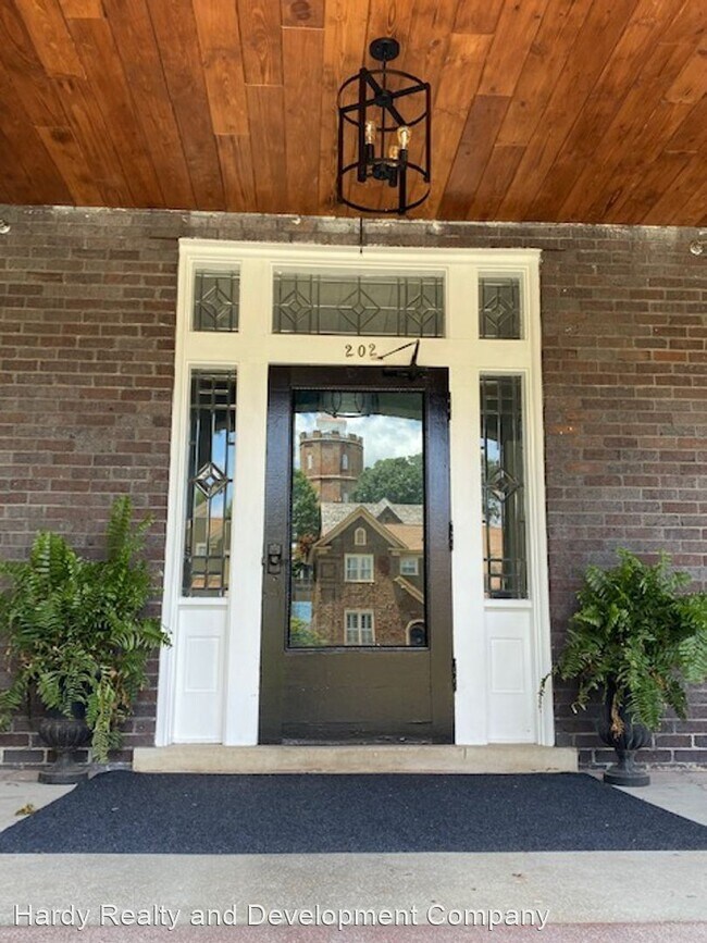 Foto del edificio - 2 br, 1.5 bath House - 202 E 4th Avenue, U...