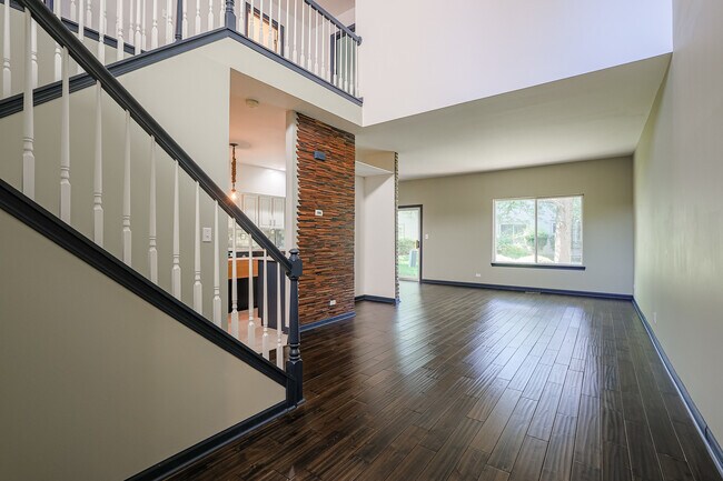 Foto del edificio - 983 Park Hill Cir