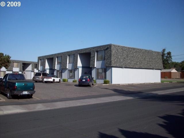 spruce village apartments hermiston or apartments com