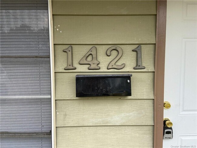 Foto del edificio - 1421 Cactus Dr