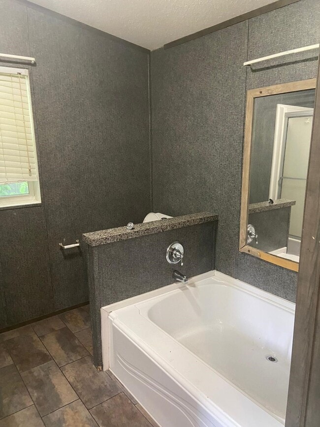 Building Photo - 16303 Dundee Rd