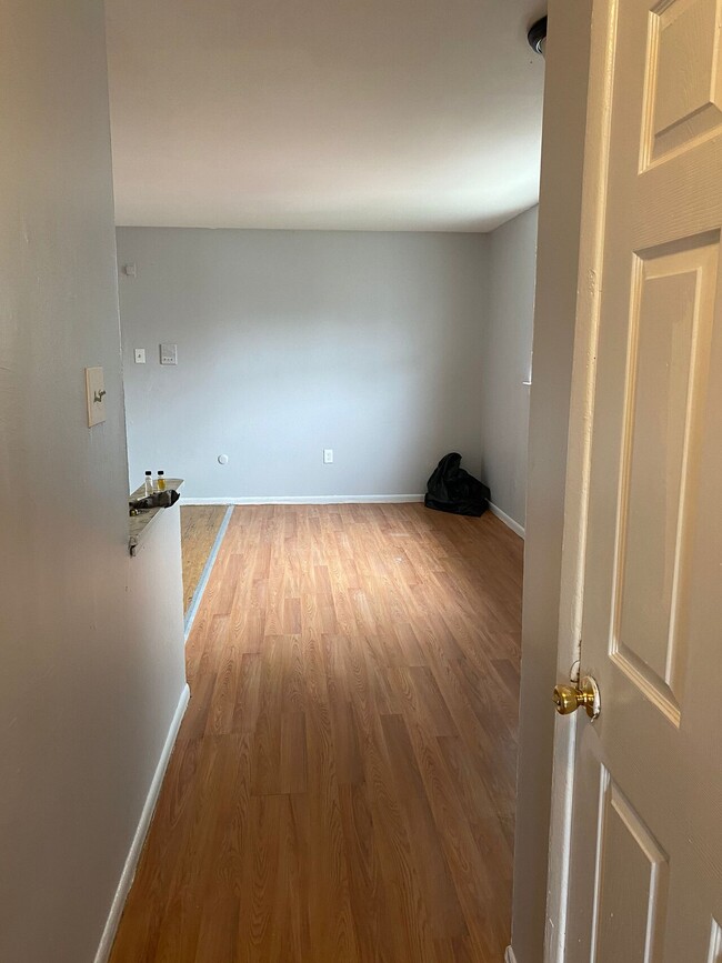 Foto del edificio - 4510 N Lawrence Street