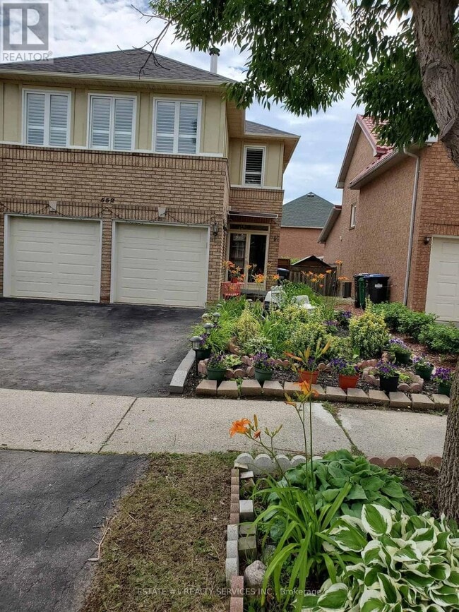 Building Photo - 552 Ravenstone Ct