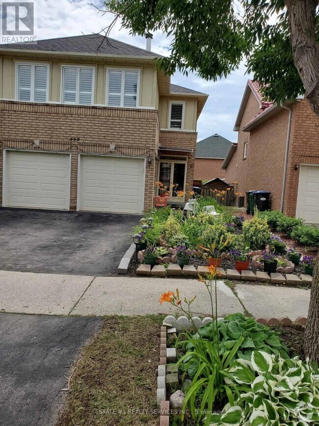 Building Photo - 552 Ravenstone Ct