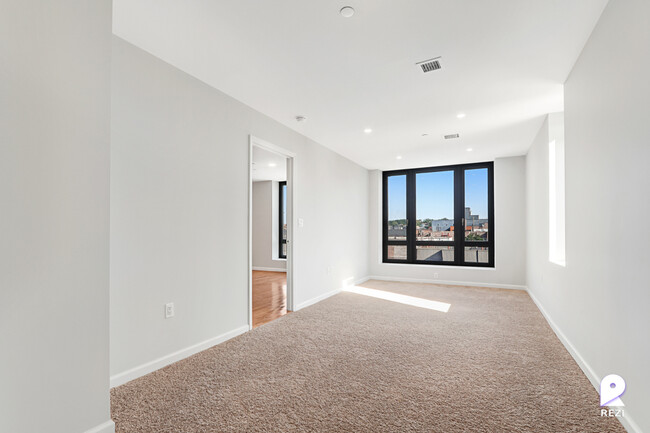 Building Photo - 23 Unit Condo Package