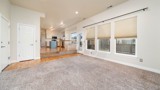 Foto del edificio - Westside 5 Bedroom Home Nestled Near Ute V...