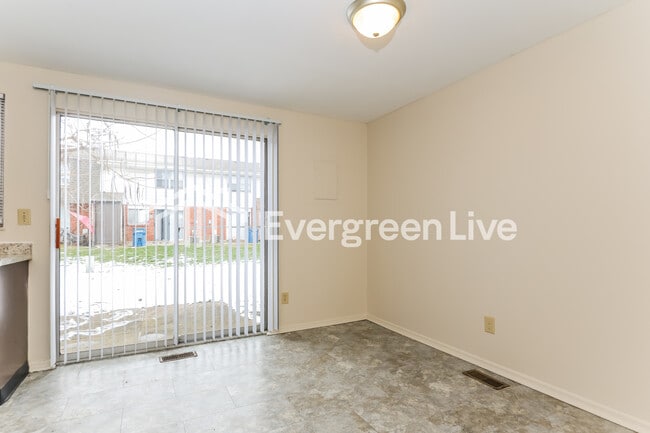 Foto del edificio - 7566 Mt Whitney