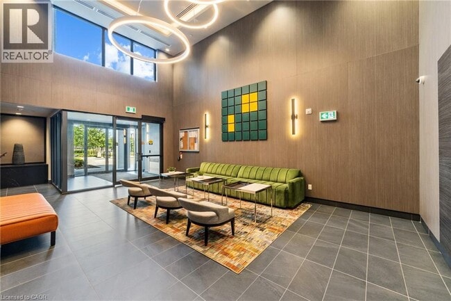 Building Photo - 95 Dundas St W