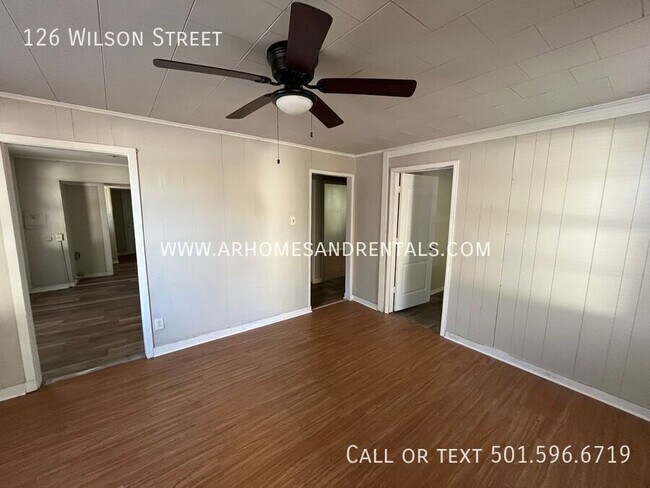 Building Photo - 126 Wilson St