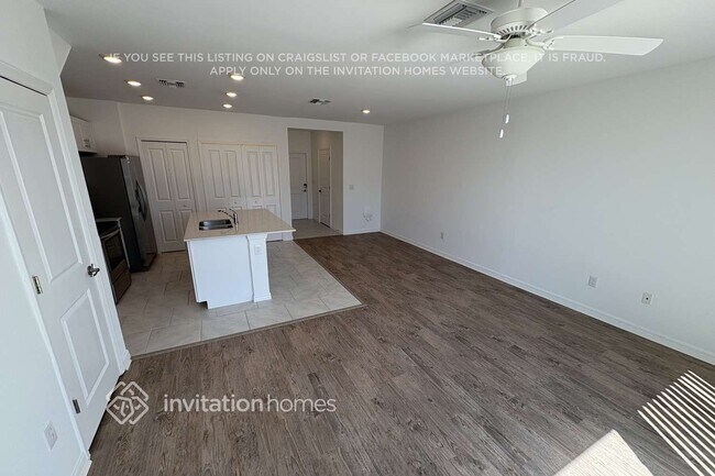 Foto del edificio - 2077 E Landings Wy