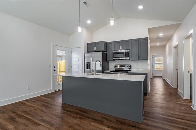 Foto del edificio - 2400 SW Expedition St