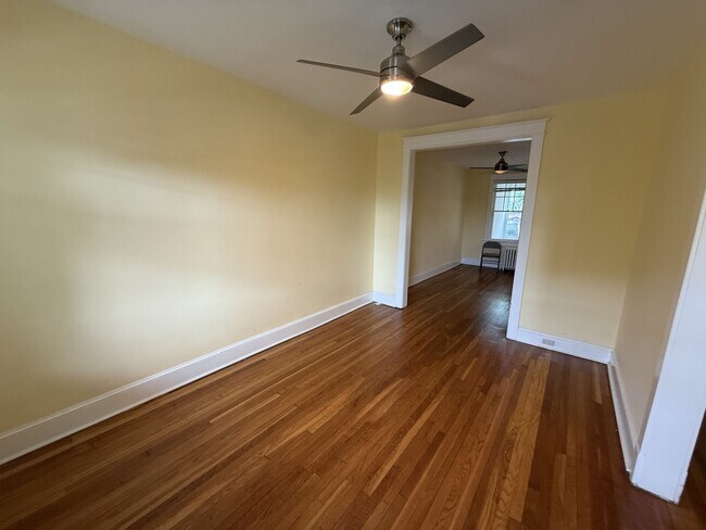 Foto del edificio - 1128 Neal St NE